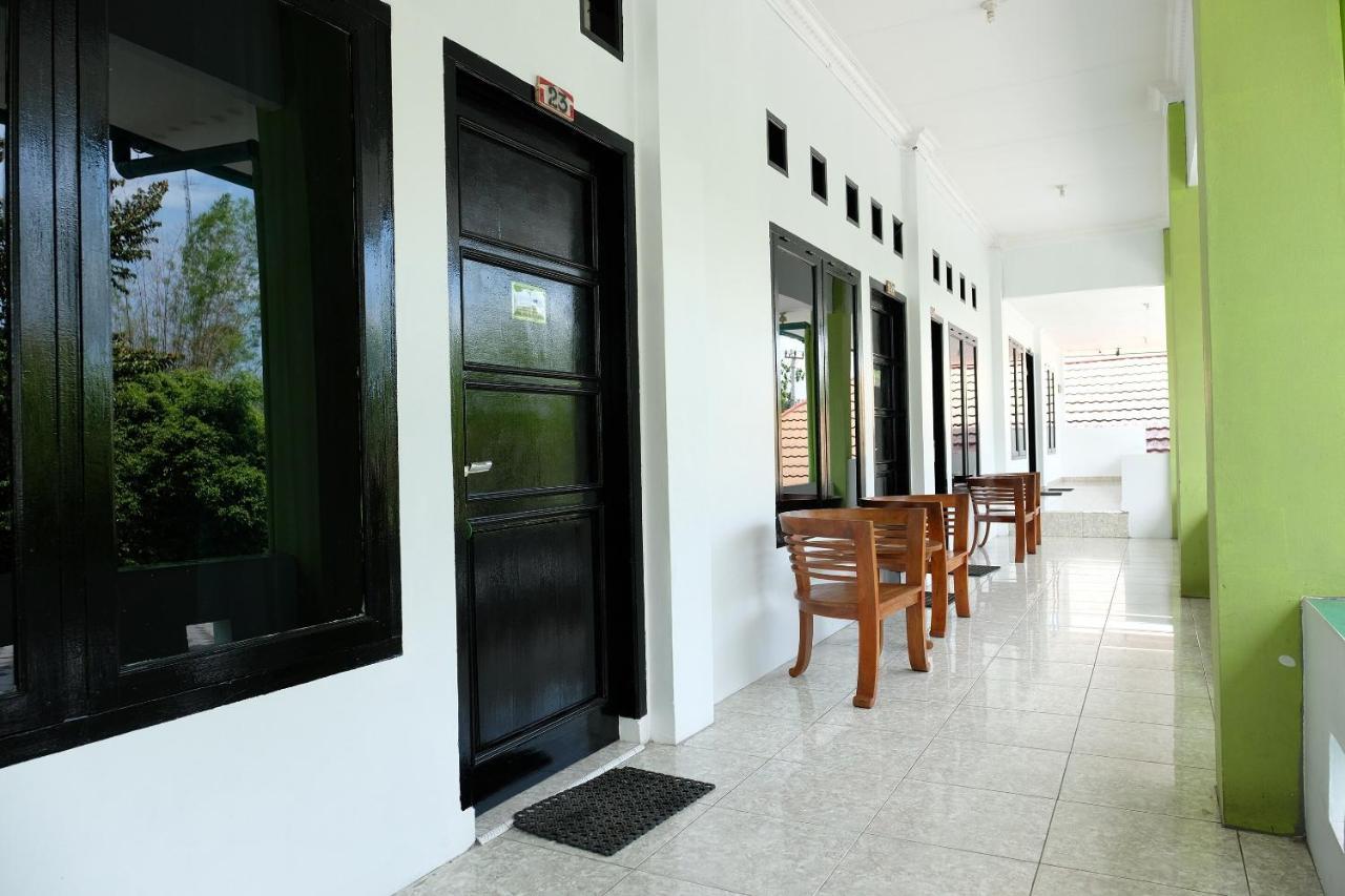 Oyo 2186 Esbe Hotel Syariah Tanjung Pandan Exteriér fotografie