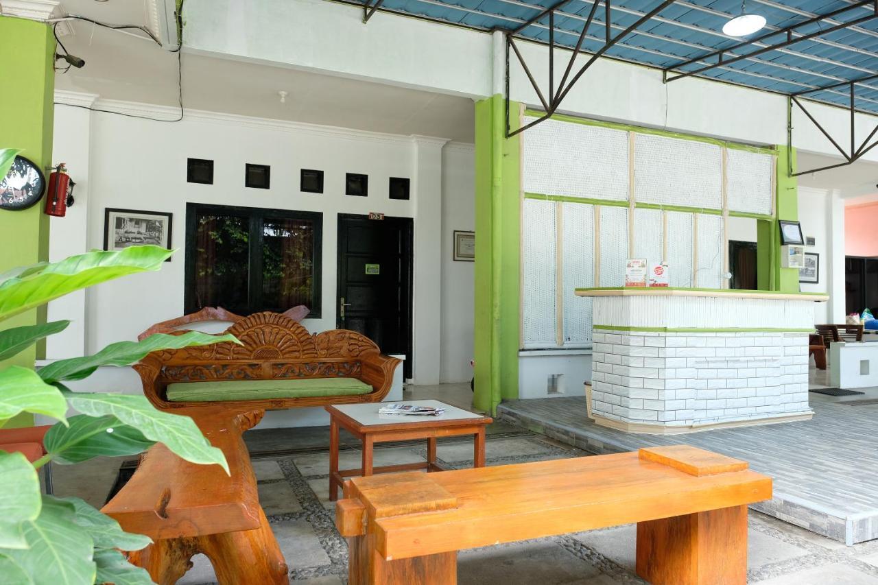 Oyo 2186 Esbe Hotel Syariah Tanjung Pandan Exteriér fotografie