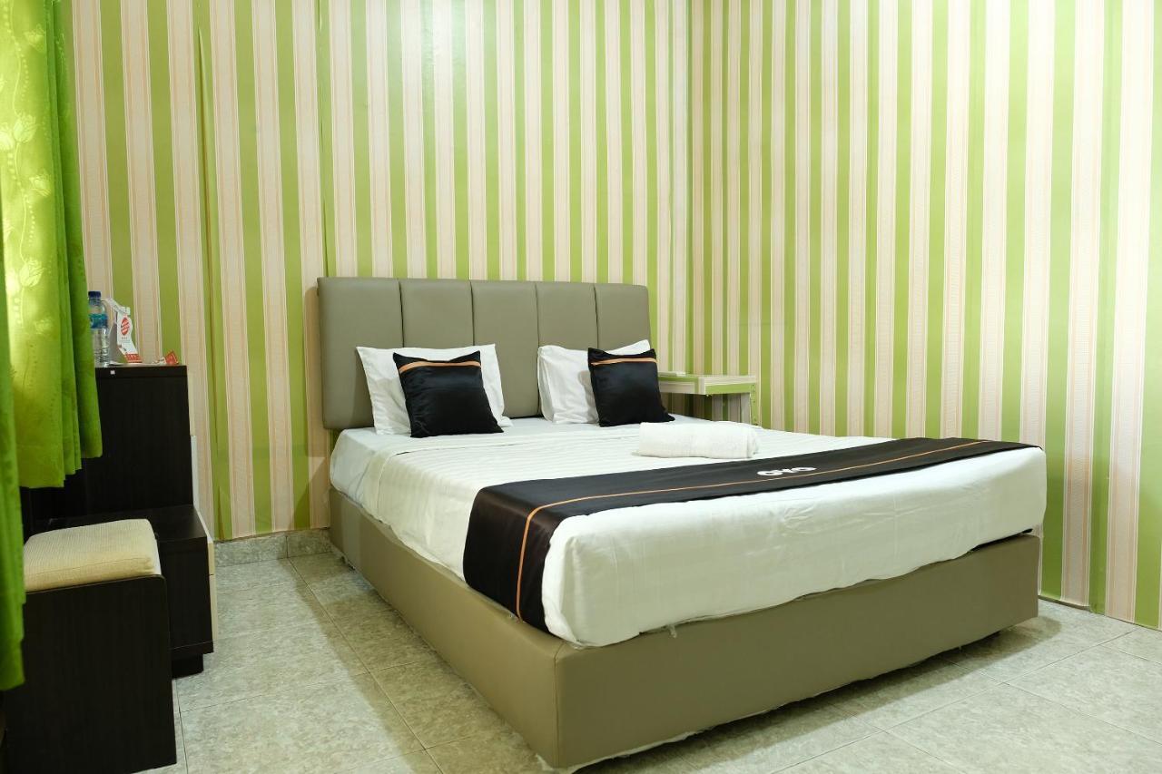 Oyo 2186 Esbe Hotel Syariah Tanjung Pandan Exteriér fotografie